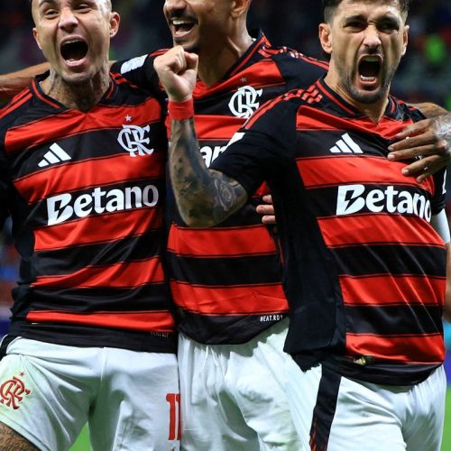 Flamengo enfrenta PSG em busca do título da Copa Intercontinental