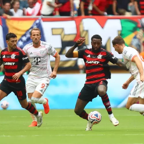 Flamengo tem 'apagão defensivo', perde do Bayern de Munique e está eliminado