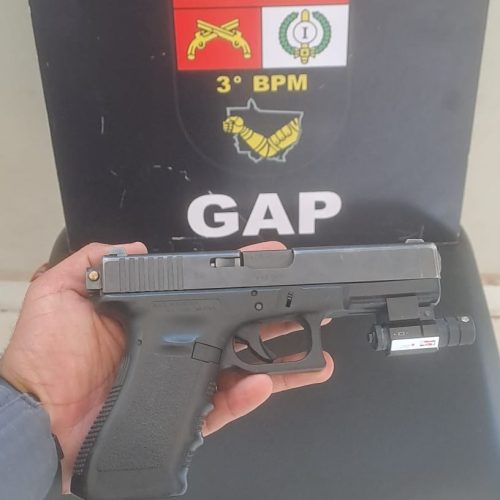 Foragido da Justiça é preso portando pistola com mira laser e seletor de rajada