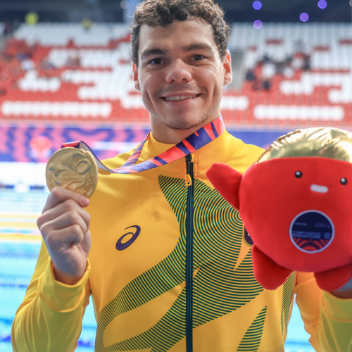 Gabriel Bandeira bate recorde no Mundial de natação de Singapura