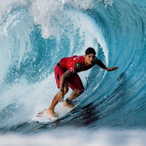 Gabriel Medina lesiona ombro e perde temporada 2025 da WSL