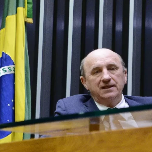 Geller admite negociação com Republicanos e articula retorno à base de Mauro Mendes