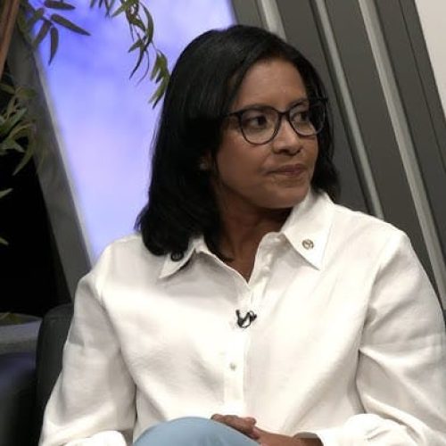 Gisela Simona condiciona saída da Câmara à licença prévia de Coronel Assis