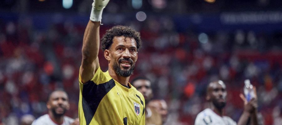 Goleiro Vozinha brilha contra a Espanha e vira destaque na Copa