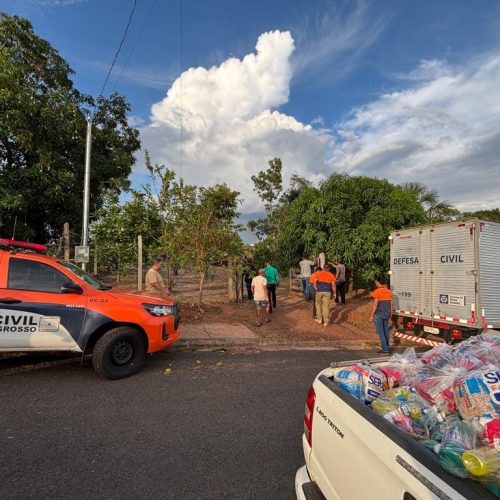 Governo de MT envia cestas de alimentos, telhas e caixas d’água para General Carneiro