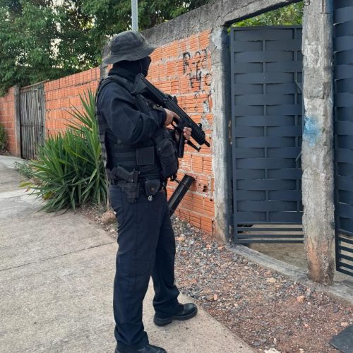 Grupo criminoso responsável por abastecer "lojinhas" do tráfico é alvo da Polícia Civil em Cuiabá
