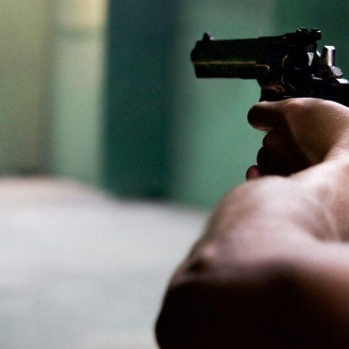 Homem de 28 anos é morto a tiros enquanto caminhava próximo a faculdade em MT