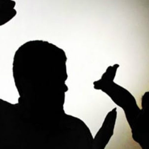 Homem é preso após espancar e ameaçar decapitar ex-mulher em MT: "vou beber seu sangue"