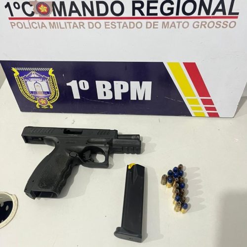 Homem é preso pela PM com arma carregada e alega uso para proteção pessoal