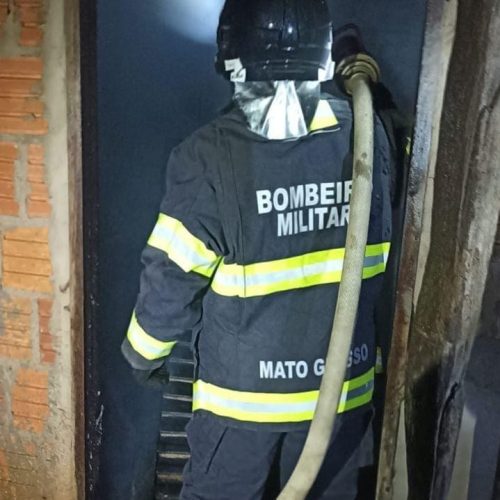 Homem é suspeito de incendiar casa após briga com a esposa em Campo Novo