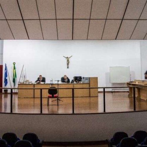 Homem que matou vendedor de cachorro-quente com tiros no rosto é absolvido pelo Tribunal do Júri