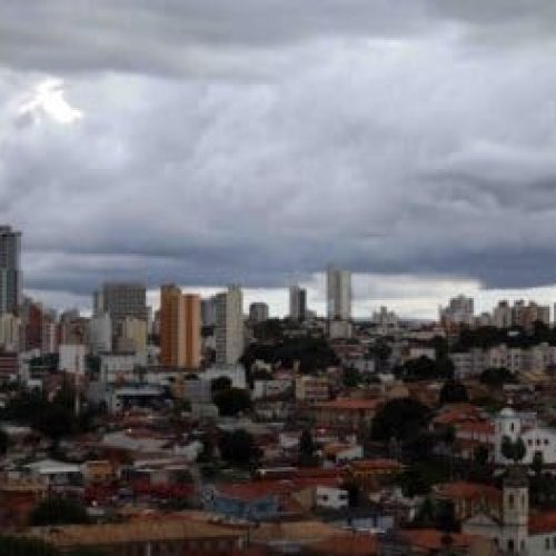 INMET emite alerta amarelo de tempestade com risco de granizo em Cuiabá e outros 40 municípios