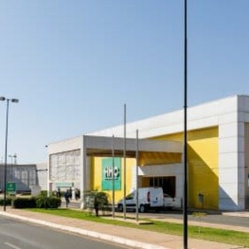 Idoso morre em hospital após ser encontrado esfaqueado dentro de casa em Cuiabá