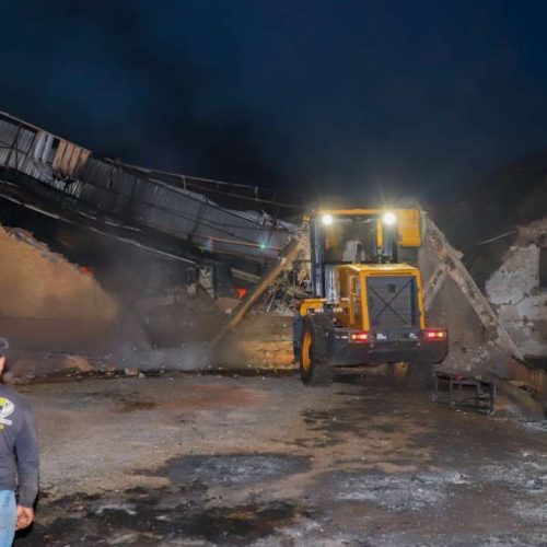 Incêndio atinge prédio onde funcionava depósito de três secretarias municipais