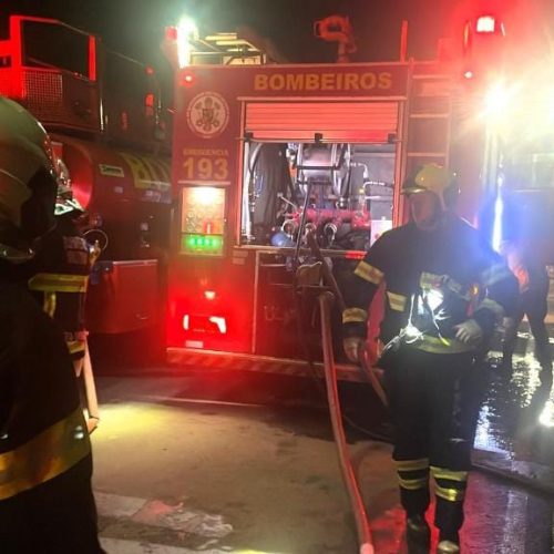Incêndio atinge residência e assusta moradores e vizinhos em Várzea Grande