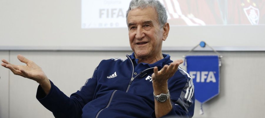 Internado, Parreira passa por cirurgia no Rio de Janeiro