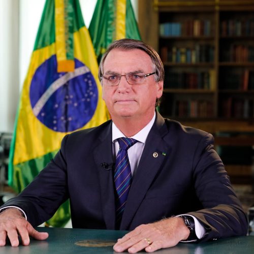 Jair Bolsonaro é considerado o melhor presidente da República da história, diz Percent; Lula o pior