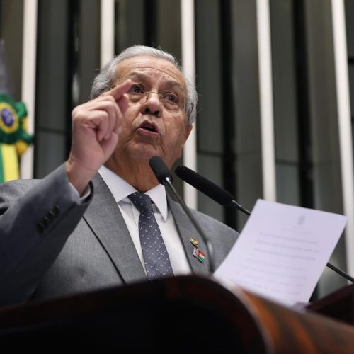 Jayme Campos ataca decisão da Justiça que suspendeu liminar; Senado entra na briga