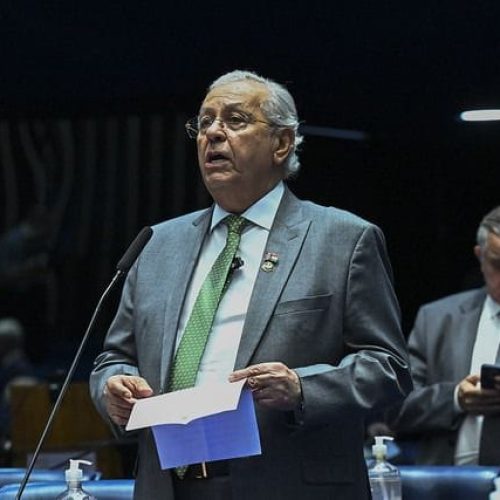 Jayme Campos contraria Governo e ajuda aprovar PL da regularização fundiária