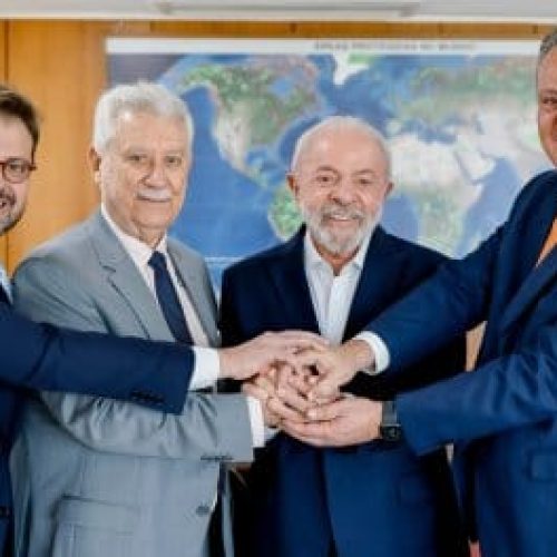 José Lacerda toma posse no Senado e recebe boas vindas do presidente Lula