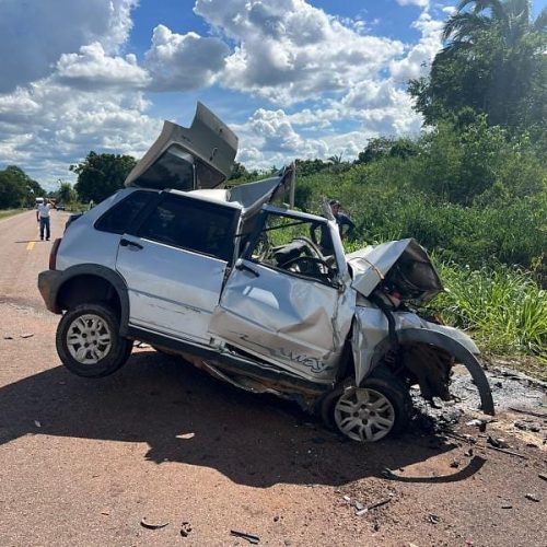 Jovem de 22 anos morre em colisão frontal entre carro de passeio e caminhonete em MT