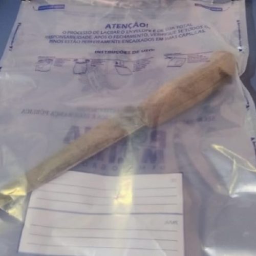 Jovem flagra namorada de 16 anos com amante no quarto e mata os dois a facadas em MT