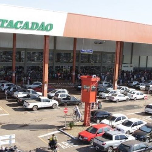 Justiça anula condenação de R$ 70 mil contra Atacadão por vender produtos vencidos