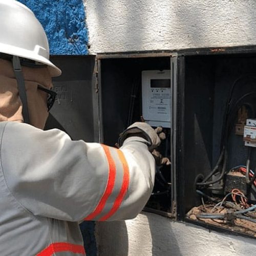 Justiça condena Energisa a pagar R$ 20 mil por deixar moradores sem energia em Várzea Grande