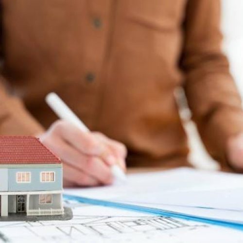 Justiça condena construtora a pagar R$ 10 mil por atraso na entrega de imóvel em MT