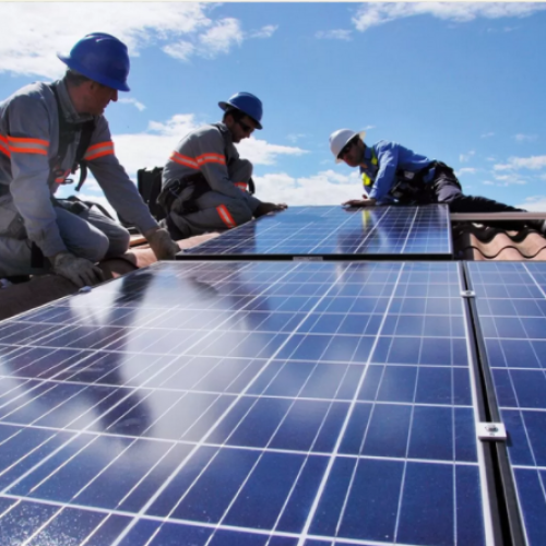 Justiça de MT determina que Energisa pague indenização por atraso em obra de energia solar
