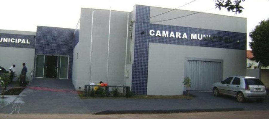 Justiça determina suspensão de verba extra de R$ 4,4 mil para vereadores em cidade de MT