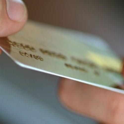 Justiça reconhece abuso e manda banco converter cartão consignado em empréstimo pessoal