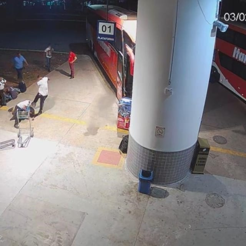 Justiça revoga prisão de vigilantes que mataram venezuelano espancado em Cuiabá