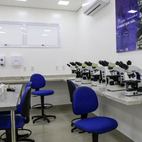 Lacen amplia laboratório de genética e oferece novos exames para doenças raras