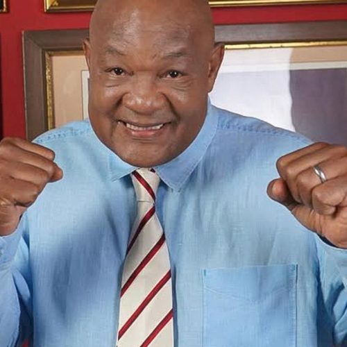 Lenda do boxe, campeão olímpico George Foreman morre aos 76 anos