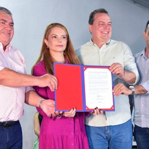 MT assina termo para construção de centro com atendimento a crianças com autismo