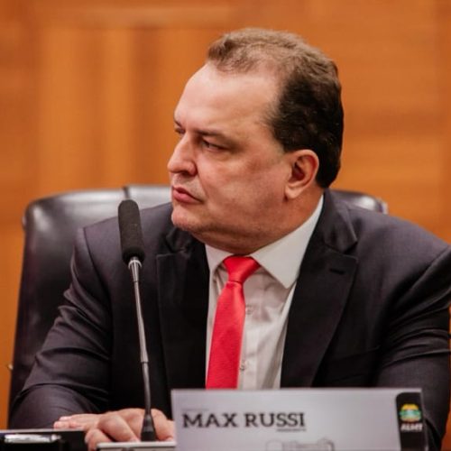 MT regulamenta lei de Max Russi que exige a linguagem simples nas informações do poder público
