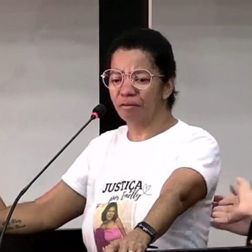 Mãe de adolescente assassinada faz desabafo emocionante na Câmara e exige justiça: “Sacrifício vivo”
