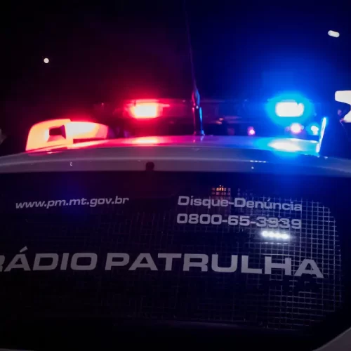 Mãe é detida após deixar três filhas sozinhas trancadas em quitinete em Cuiabá