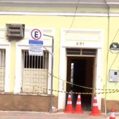 Mãe e filho idosos são achados mortos dentro de casa na região central de Cuiabá