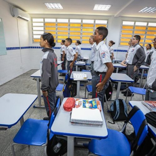 Mais de 15 mil jovens farão processo seletivo para estudar nas escolas estaduais militares