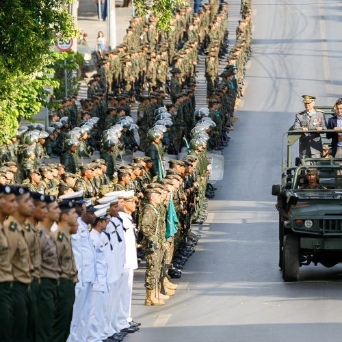 Mais de 8 mil pessoas celebram a Independência com desfile cívico-militar em Cuiabá; veja fotos