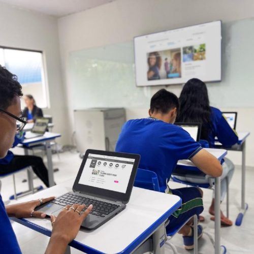 MIS INGLÊS: Seduc atualiza plataforma Mais Inglês com personalização e diversidade linguística para estudantes