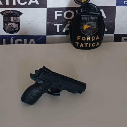 Maluco ameaça população com arma de brinquedo no centro e é preso pela PM
