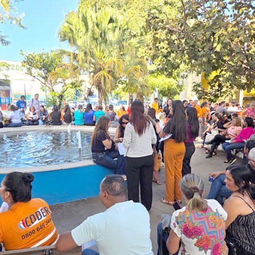 Coder e Prefeitura: Servidores se unem em mais um dia de manifestação na Câmara Municipal