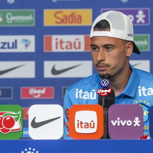 Martinelli admite substituir Raphinha e vê Neymar "querendo muito"