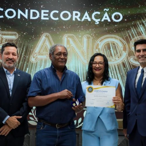 Mato Grosso homenageia empregados públicos que completaram 25 anos de carreira