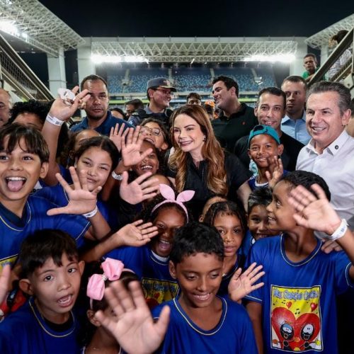 Mato Grosso reúne mais de 17 mil crianças em noite de abertura do Dia do SER Família Criança