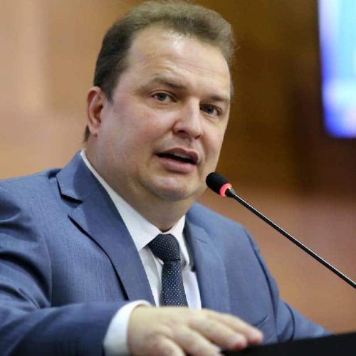 Max Russi defende fusão com PSDB e Podemos, mas não irá em evento em Brasília