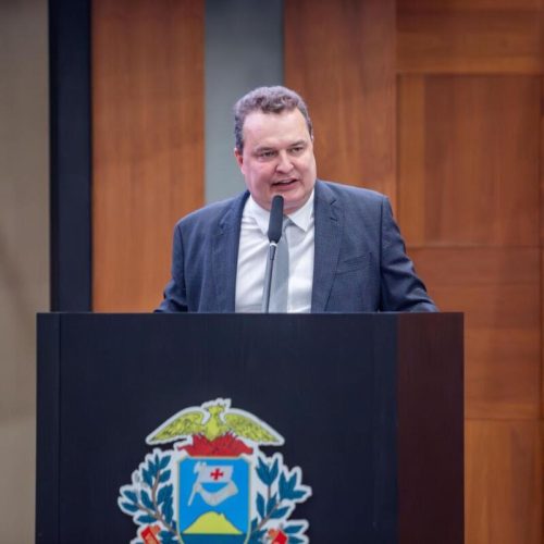 Max Russi derruba veto que garante programa de prevenção à Endometriose